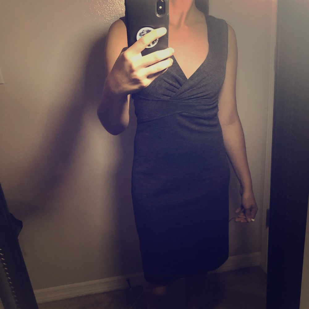 Alyn Paige dress